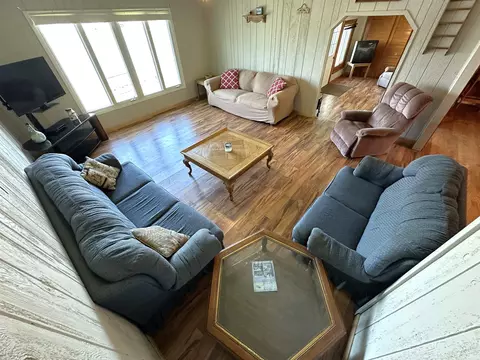 Living - 4863 Elmer Girtz Dr, Monticello, IN 47960 photo 2 of 8