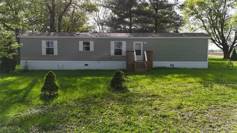 206 E 1st St, Burnettsville, IN 47926