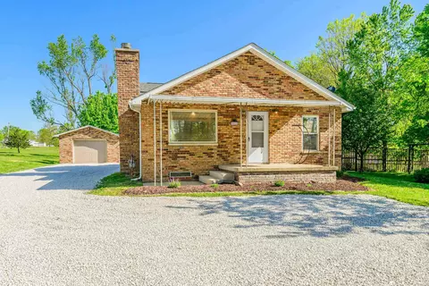 802 W Country Clb, Bloomington, IN 47403