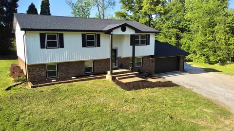 6888 Oak Grove Rd, Newburgh, IN 47630