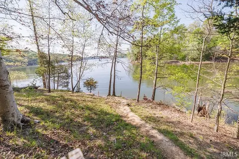 9405 S Pointe Lasalles Dr, Bloomington, IN 47401