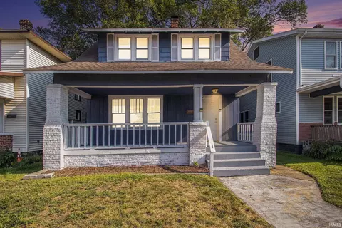 805 Miner St, South Bend, IN 46617