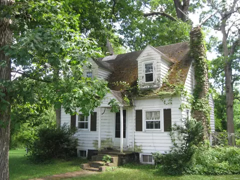 290 Lakeview Dr, Fremont, IN 46737