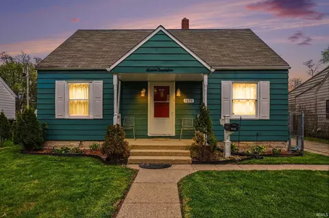 1624 College St, South Bend, IN 46628