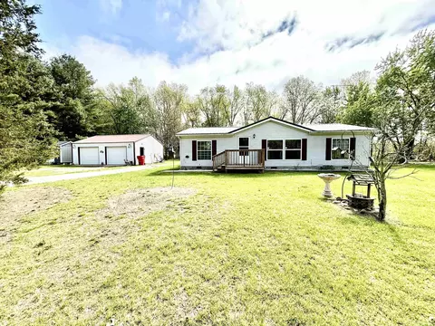 7174 N 725 W, Winamac, IN 46996