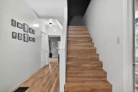 Entry Way - 630 S 9th St, Mitchell, IN 47446 photo 1 of 1