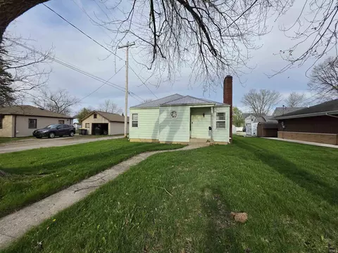 216 N 9th St, Decatur, IN 46733