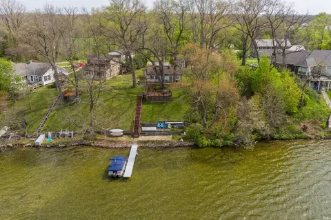4590 S 930 Rd, Wolcottville, IN 46795