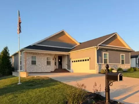 810 Spyglass Hill Dr, Bedford, IN 47421