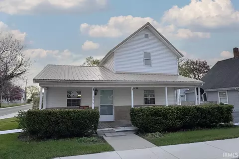 175 N State St, Shipshewana, IN 46565