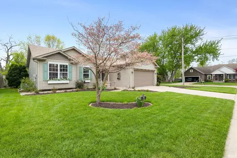 701 Prism Valley Dr, Mishawaka, IN 46544