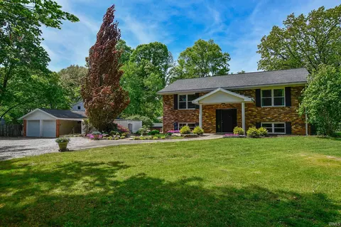 9908 Fischer Rd, Evansville, IN 47720