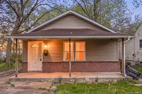 1910 Johnson St, South Bend, IN 46628