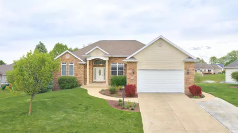 2072 Pheasant Ridge Dr, Warsaw, IN 46580