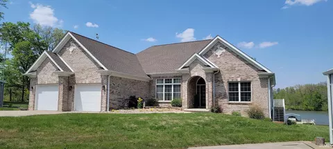 11608 Boggs West Cir, Loogootee, IN 47553