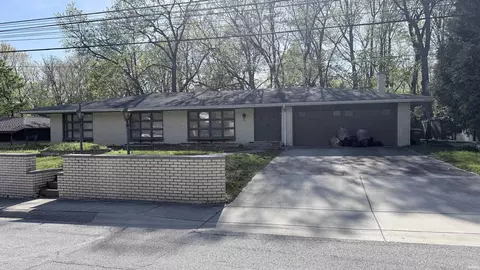 229 Pawnee Dr, West Lafayette, IN 47906
