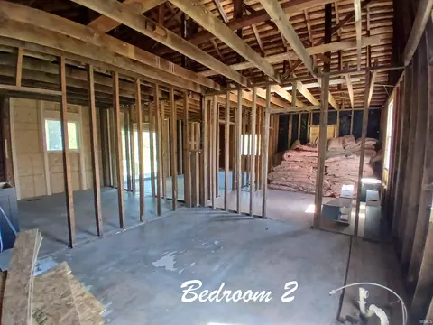 Bedroom - 1569 Old Hwy 60 W, Mitchell, IN 47446 photo 2 of 3
