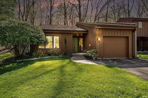 1728 W North Shore Dr, South Bend, IN 46617
