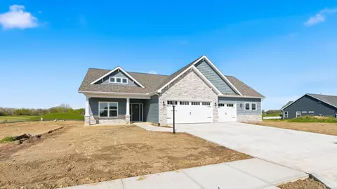 2167 Raccoon Run Blvd, Winona Lake, IN 46590