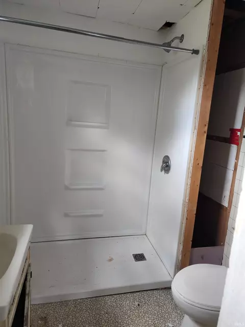 Bath - 355 E North St, Dunkirk, IN 47336 photo 1 of 1