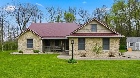 729 Arcadia Ct, Kendallville, IN 46755