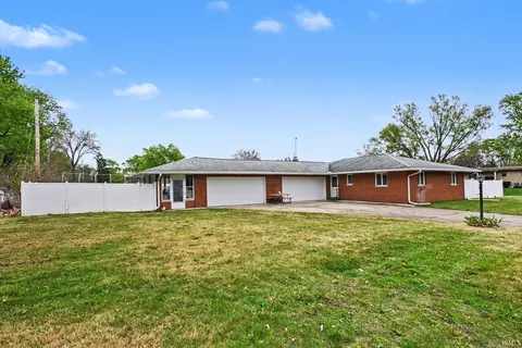 53050 Crestview Dr, South Bend, IN 46635