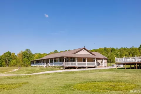 2879 E Calvertville Rd, Bloomfield, IN 47424