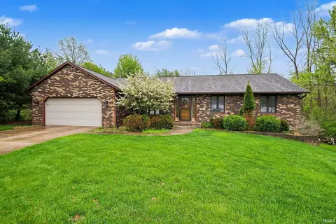 1035 Bowdoin Dr, Mishawaka, IN 46544