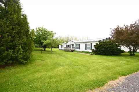 8552 E Sr 4 Hwy, Walkerton, IN 46574