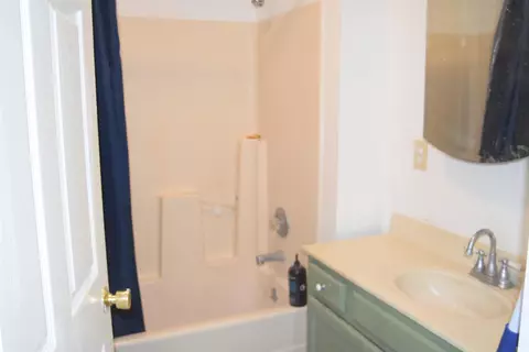 Bath - 1113 W Oak St, Mitchell, IN 47446 photo 1 of 2