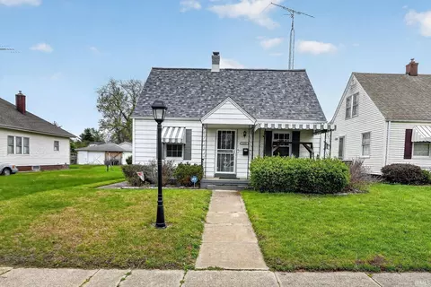 1820 Nash St, South Bend, IN 46613