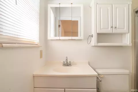 Bath - 721 E Waterloo Ct, Bloomington, IN 47401 photo 1 of 4