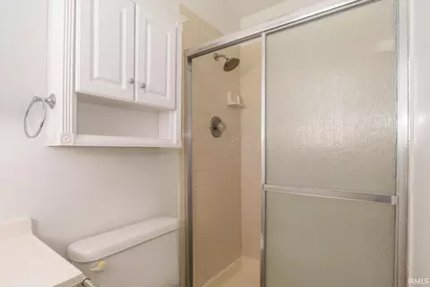 Bath - 721 E Waterloo Ct, Bloomington, IN 47401 photo 2 of 4