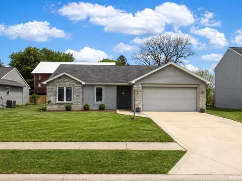 15001 Towne Gardens Dr, Huntertown, IN 46748