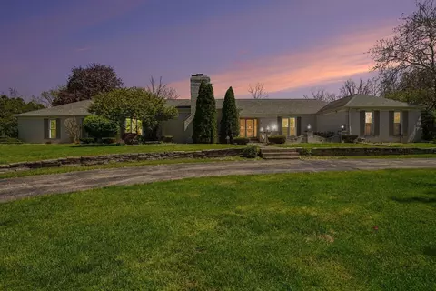 1704 Brookwood Dr, Elkhart, IN 46514