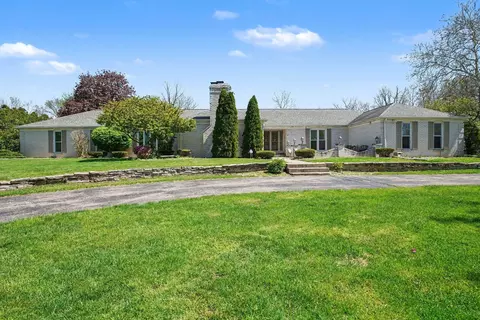 1704 Brookwood Dr, Elkhart, IN 46514