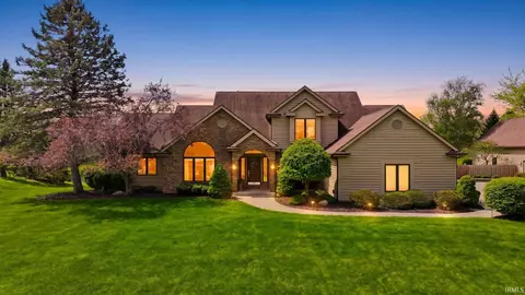 8384 N Roanoke Rd, Roanoke, IN 46783
