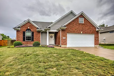 3025 Paradise Cir, Newburgh, IN 47630