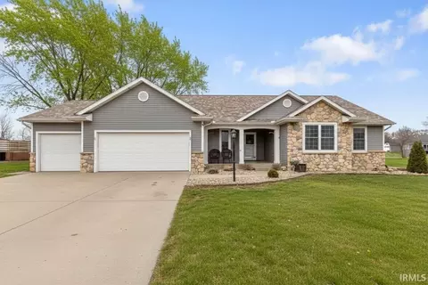 57318 Garnet Ln, Goshen, IN 46528