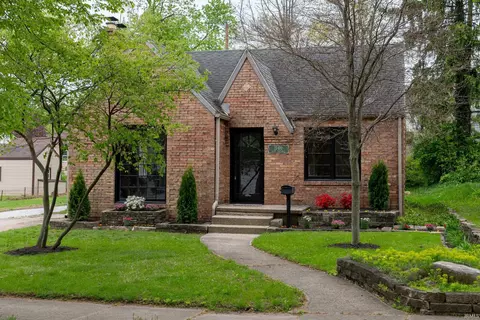 1140 E Victoria St, South Bend, IN 46614