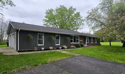 2013 E Wallace Rd, Kendallville, IN 46755