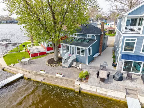 980 Lane 221b Hamilton Lk, Hamilton, IN 46742