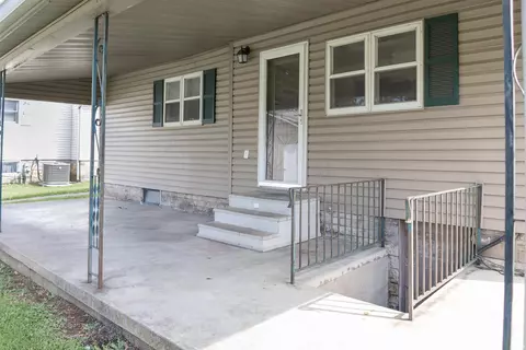 Exterior - 1707 12th St, Bedford, IN 47421 photo 5 of 6