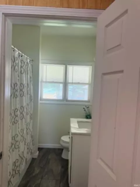 Bath - 1707 12th St, Bedford, IN 47421 photo 1 of 1