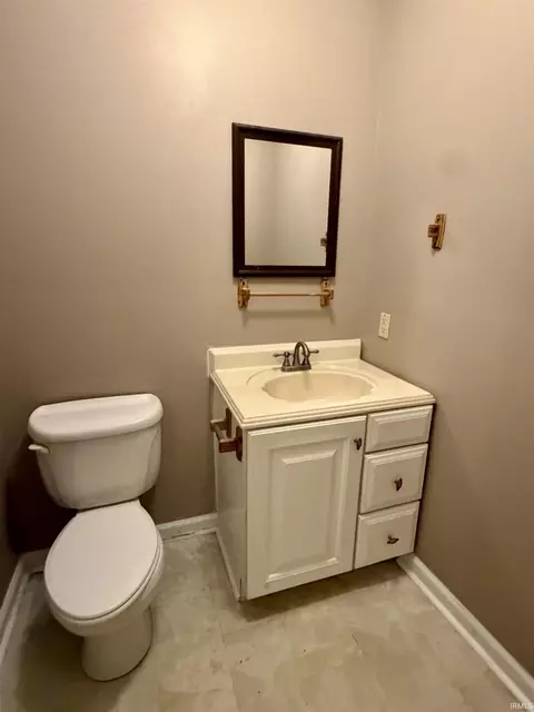 Bath - 407 Water St, Delphi, IN 46923 photo 1 of 2