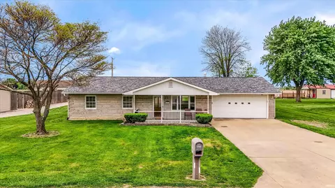 2207 S Fairview Dr, Shelbyville, IN 46176