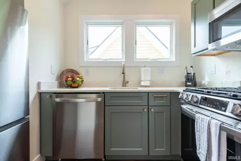 Kitchen - 1270 E Short St, Bloomington, IN 47401 photo 4 of 4