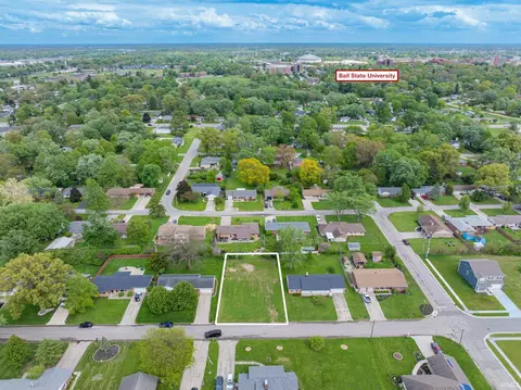 1808 N Winthrop Rd, Muncie, IN 47304