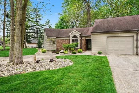 1 Boulder Ct, Nappanee, IN 46550