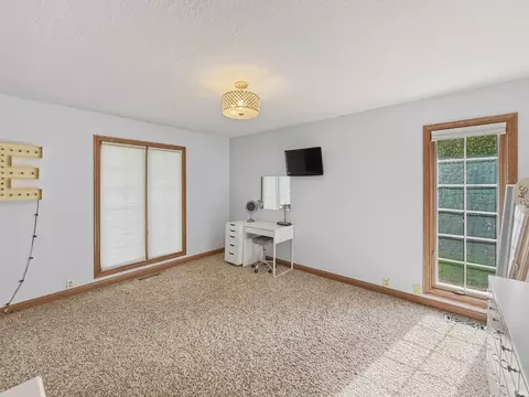 Bedroom - 3716 E River Rd, Bluffton, IN 46714 photo 5 of 5
